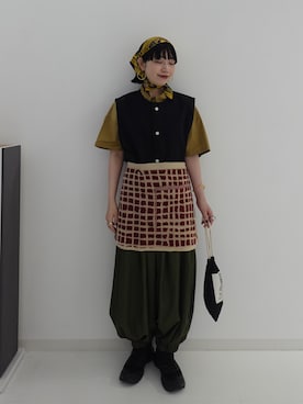 「アイテム（ベスト）」を使った、渡辺友美子さん（レディース・153cm・30代）の夏コーディネート