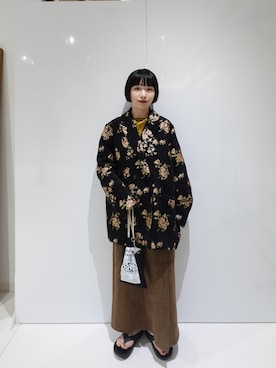 「アイテム（テーラードジャケット）」を使った、渡辺友美子さん（レディース・153cm）の秋コーディネート