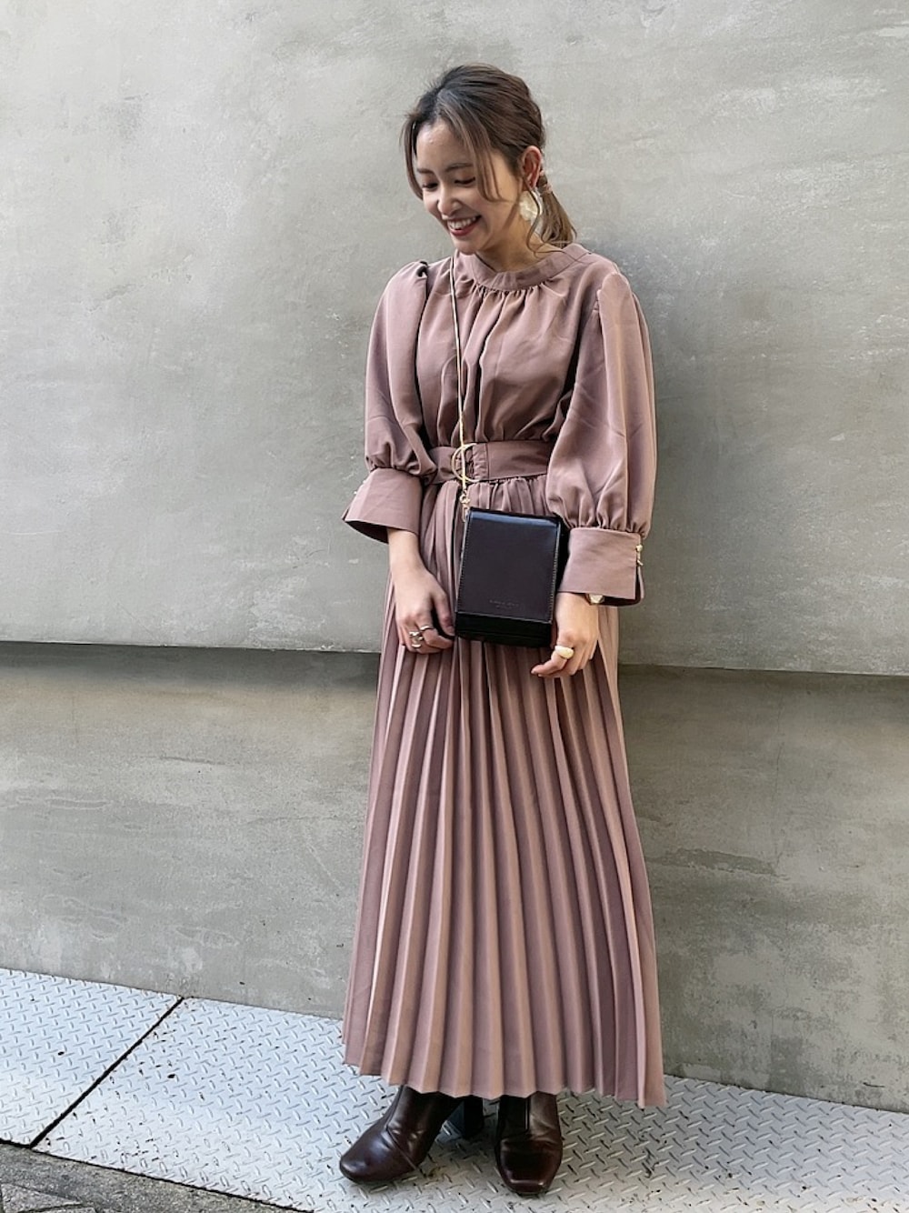 「休日スタイル、着回しコーデ、ワンピース、プチプラ、低身長、低身長コーデ、大人コーデ、オトナカジュアル、きれいめカジュアル、結婚式、結婚式二次会スタイル、フォーマル、キレイめ、ピンク」｜「natural coutureのアイテム（ワンピース、ピンク系）」を使った、ちびまる ◎さん（レディース・142cm）の冬コーディネートの1枚目の写真