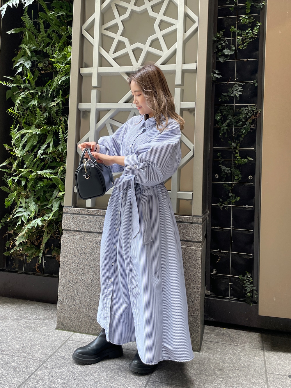 「春コーデ、今日のコーデ、低身長、低身長コーデ、大人カジュアル、カジュアルコーデ、ワンピース、プチプラコーデ、ストライプ、夏コーデ、休日コーデ、ブルー」｜「natural coutureの爽やかな春夏デザイン。バルーンスリーブシャツワンピース（ワンピース、その他）」を使った、ちびまる ◎さん（レディース・142cm）の春コーディネートの1枚目の写真