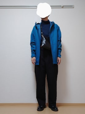 「ブルー×ブラック」｜「アイテム（マウンテンパーカー）」を使った、ざんさん（メンズ・172cm）の秋コーディネート