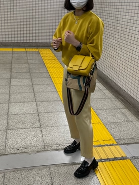 「サテンパンツ」｜「アイテム（ローファー）」を使った、なるさん（レディース・163cm）の秋コーディネート