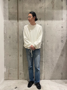 「uncut bound」｜「アイテム（スウェット）」を使った、みうらさん（メンズ・177cm）の秋コーディネート