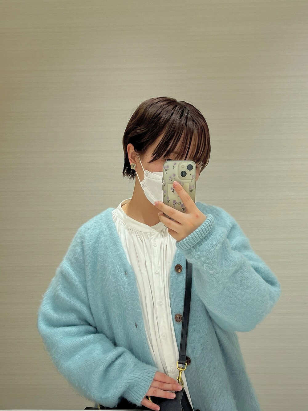 「春服コーデ、ゆったりコーデ、春カラー、ワンピースコーデ、シャツコーデ、カーティガン、チャオパニックティピー(CIAOPANIC TYPY)」｜「titivateのアイテム（ワンピース、ホワイト系）」を使った、はなさん（レディース・160cm）の春コーディネートの1枚目の写真