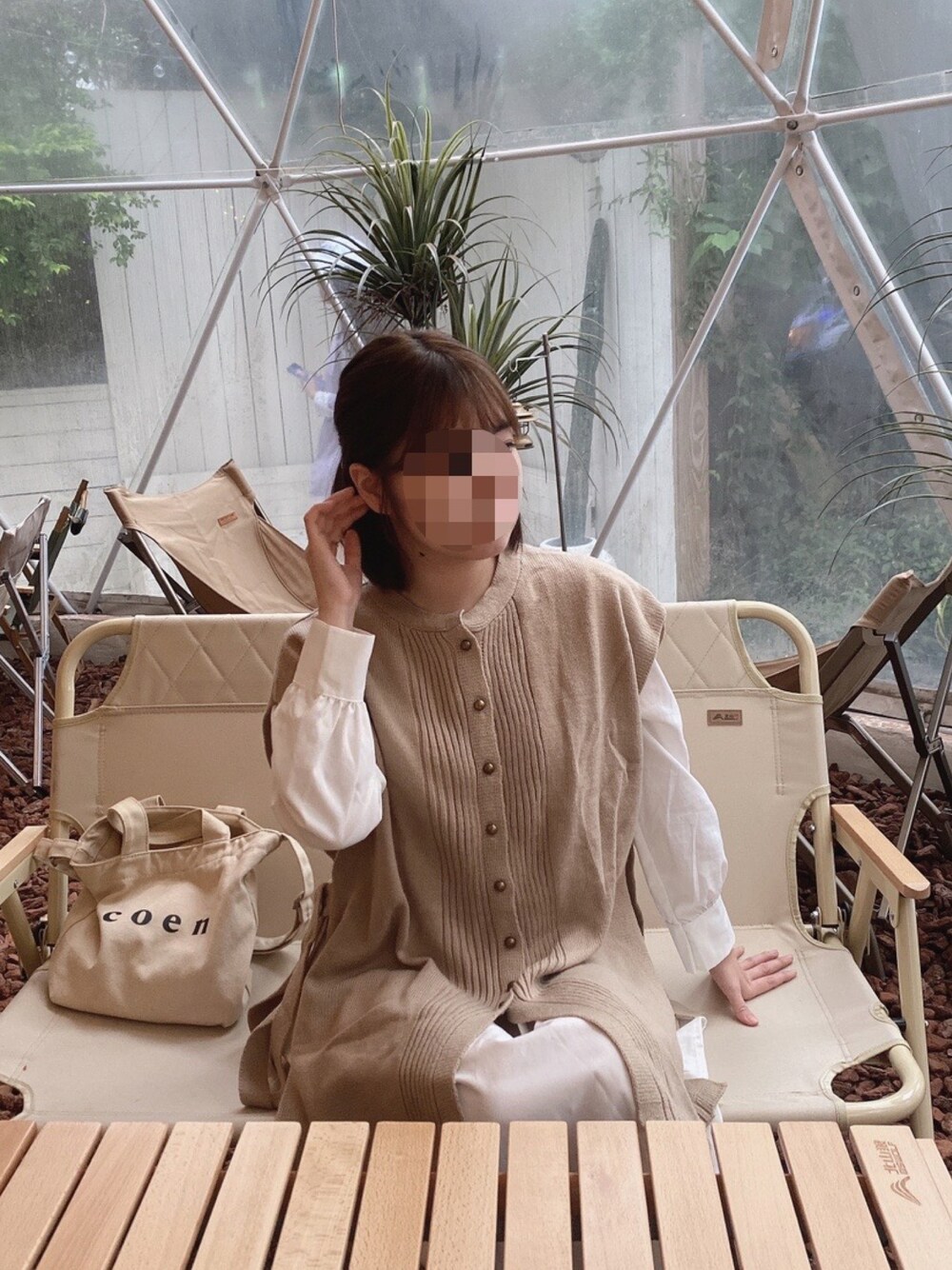 「DISCOATの【ZOZO限定】リブサイドリボンベスト（ベスト、ベージュ系）」を使った、RAIさん（レディース・150cm）の秋コーディネートの1枚目の写真