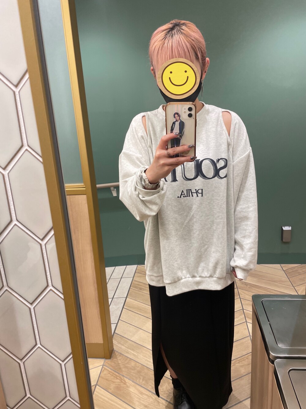 「SHEIN、しまむら、スリット、スウェット」｜「SHEINのアイテム（スウェット、ホワイト系）」を使った、sakiさん（骨格ウェーブ・レディース・154cm）の秋コーディネートの1枚目の写真