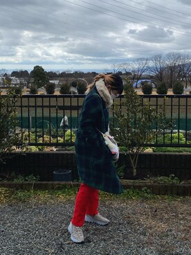 「アイテム（スウェットパンツ、レッド系）」を使った、HINATACOTOCOさん（レディース・156cm）の冬コーディネート