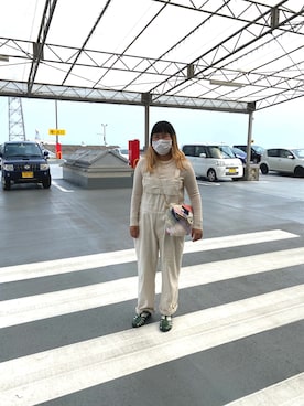 「アイテム（オールインワン・サロペット、ホワイト系）」を使った、HINATACOTOCOさん（レディース・155cm）の春コーディネート