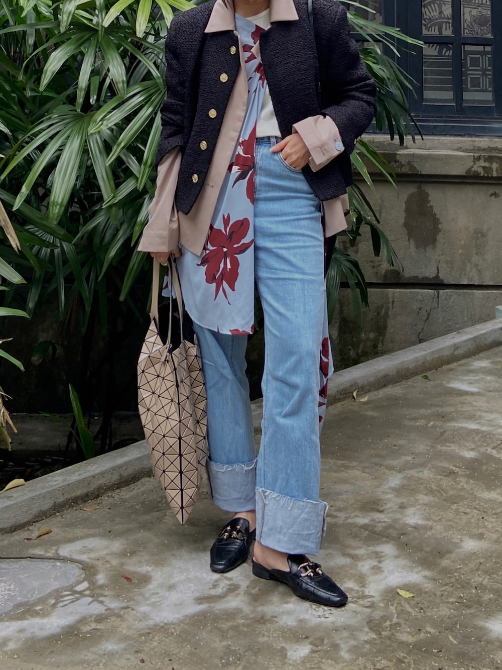 「denim、デニム、ツイード、ジャケット、ミュール、街頭穿搭」｜「GUのアイテム（デニムパンツ、ブルー系）」を使った、#HeidiStyleさん（レディース・160cm）の春コーディネートの1枚目の写真