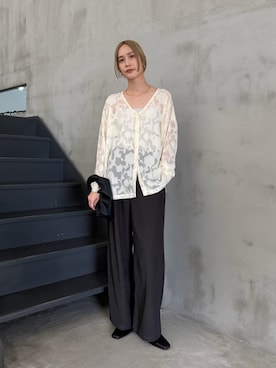 「select MOCA Et（セレクトモカエト）の【Et】Sheer Jacqard V-Neck Blouse（シャツ/ブラウス、ベージュ系）」を使った、asamiさん（レディース・163cm）の秋コーディネート