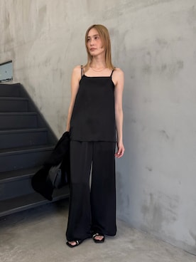 「select MOCA by son（セレクトモカバイソン）のストレートイージーサテンタックパンツ【セットアップ対応】【by SON】（その他パンツ）」を使った、asamiさん（レディース・163cm）の春コーディネート