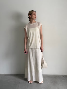 「select MOCA（セレクトモカ）のシアースラブIラインロングスカート（スカート、ベージュ系）」を使った、asamiさん（レディース・163cm）の春コーディネート