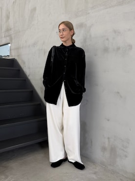 「select MOCA by son（セレクトモカバイソン）のバックタックベロアシャツ【by SON】（シャツ/ブラウス、ブラック系）」を使った、asamiさん（レディース・163cm）の秋コーディネート