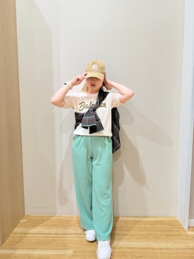 「ITEMS URBANRESEARCH（アイテムズ アーバンリサーチ）のシアーハンソデロゴニット（ニット/セーター、ホワイト系）」を使った、 _miyu_さん（レディース・151cm）の春コーディネート