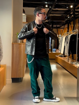 「アイテム（スラックス、グリーン系）」を使った、RYOMA(THE CRIMIE)さん（メンズ・174cm）の秋コーディネート