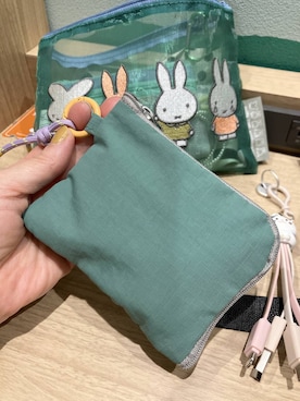 「studio CLIP（スタディオクリップ）のミニファスナーポーチ（ポーチ、グリーン系）」を使った、ぽんかよさん（レディース・157cm）の春コーディネート