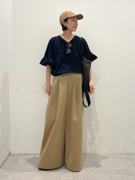 「JOURNAL STANDARD relume（ジャーナルスタンダード　レリューム）のコットンナイロンタックワイドロングパンツ（チノパンツ、ベージュ系）」を使った、MATSUさん（レディース・154cm）の春コーディネート