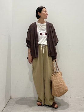 「JOURNAL STANDARD relume（ジャーナルスタンダード　レリューム）のナイロンカーゴパンツ（カーゴパンツ、ベージュ系）」を使った、MATSUさん（レディース・154cm）の春コーディネート
