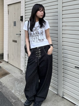 「lilful（リルフル）の【26年春夏新作】Y2K グラフィックロゴプリントピチT（Tシャツ/カットソー、ホワイト系）」を使った、anさん（レディース・162cm）の春コーディネート