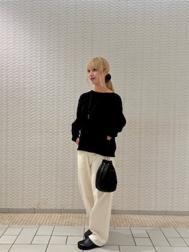 「アイテム（デニムパンツ、ベージュ系）」を使った、赤松恵衣さん（レディース・158cm）の秋コーディネート