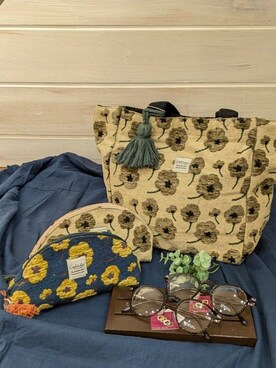 「one'sterrace（ワンズテラス）のジャカードトートバッグ プラリーヌ（トートバッグ、ブルー系）」を使った、M.a*さん（レディース・158cm）の秋コーディネート
