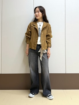 「アイテム（バンダナ/スカーフ、ベージュ系）」を使った、mamiさん（レディース・151cm）の秋コーディネート