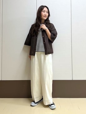 「INDIVI（インディヴィ）の【抗菌防臭／消臭】上品光沢コットンTシャツ（Tシャツ/カットソー、ブラック系）」を使った、mamiさん（レディース・151cm）の夏コーディネート