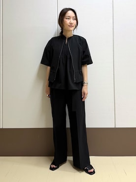 「INDIVI（インディヴィ）の【撥水／UVケア／SETUP可能】軽量タックスキッパーブラウス（シャツ/ブラウス、ブラック系）」を使った、mamiさん（レディース・151cm）の夏コーディネート