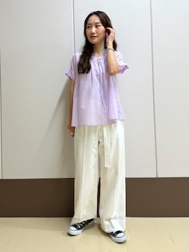「INDIVI（インディヴィ）の【洗える／軽やか】フリル衿ギャザーブラウス（シャツ/ブラウス、パープル系）」を使った、mamiさん（レディース・151cm）の夏コーディネート