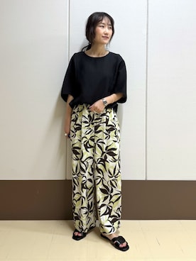 「INDIVI（インディヴィ）の【華奢見え】ジャカード ドルマントップス（Tシャツ/カットソー、ブラック系）」を使った、mamiさん（レディース・151cm）の夏コーディネート