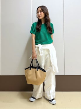 「INDIVI（インディヴィ）の【洗える】ガーター編みVネックニットT（ニット/セーター、グリーン系）」を使った、mamiさん（レディース・151cm）の夏コーディネート