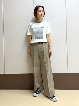 「INDIVI（インディヴィ）の【UVケア／選べるグラフィック】スムースジャージTシャツ（Tシャツ/カットソー、ホワイト系）」を使った、mamiさん（レディース・151cm）の夏コーディネート