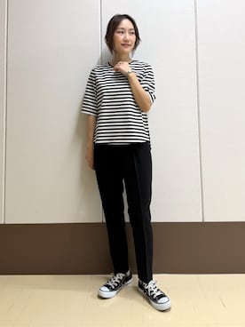 「INDIVI（インディヴィ）の【抗菌防臭／消臭】上品光沢コットンTシャツ（Tシャツ/カットソー、ブラック系）」を使った、mamiさん（レディース・151cm）の夏コーディネート