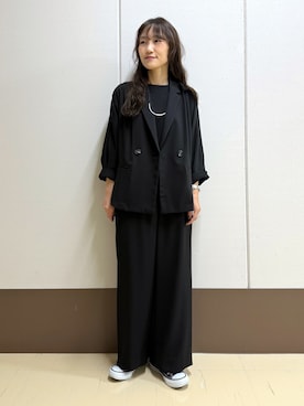 「INDIVI（インディヴィ）の【さらに軽く軽快！／着る日傘】ドルマントップス（シャツ/ブラウス、ブラック系）」を使った、mamiさん（レディース・151cm）の春コーディネート