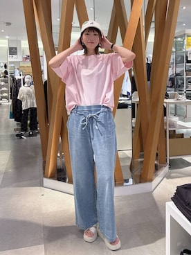 「GLOBAL WORK（グローバルワーク）のGOODデニムイージー綿麻パンツ/634610（デニムパンツ、ブルー系）」を使った、mikittygwさん（レディース）の夏コーディネート