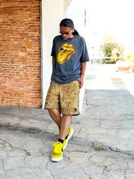 「VINTAGE（ヴィンテージ）のTHE ROLLING STONES GOLD TONGUE BRIDGES TO BABYLON WORLD TOUR (97/98)（Tシャツ/カットソー、ブラック系）」を使った、STO(スト)さん（メンズ・168cm）の夏コーディネート