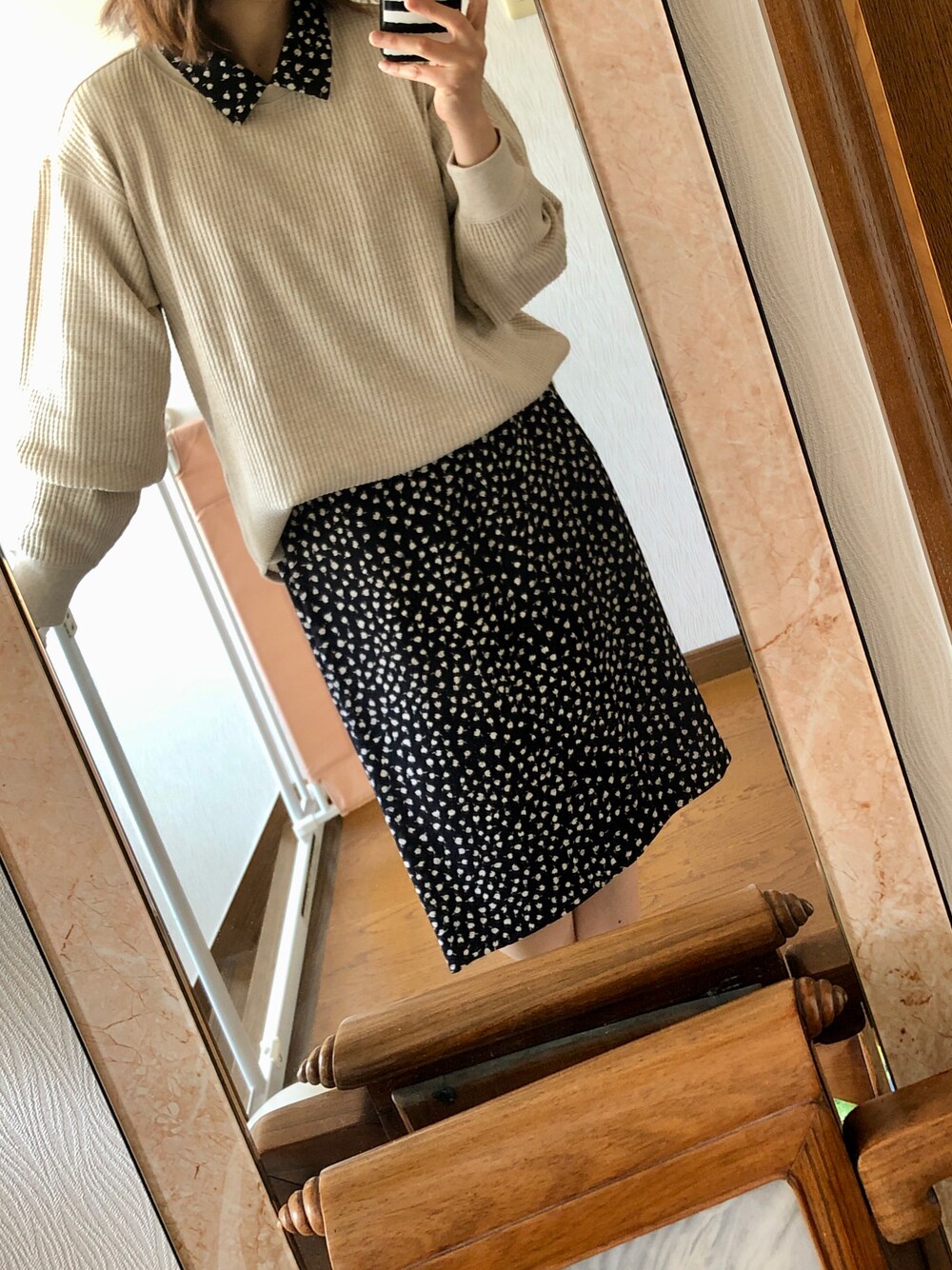 「レトロガール、昭和レトロ、ワッフルクルーネックＴ」｜「UNIQLOのワッフルクルーネックT（長袖）（Tシャツ/カットソー、ベージュ系）」を使った、hiromiさん（レディース・162cm）の冬コーディネートの1枚目の写真