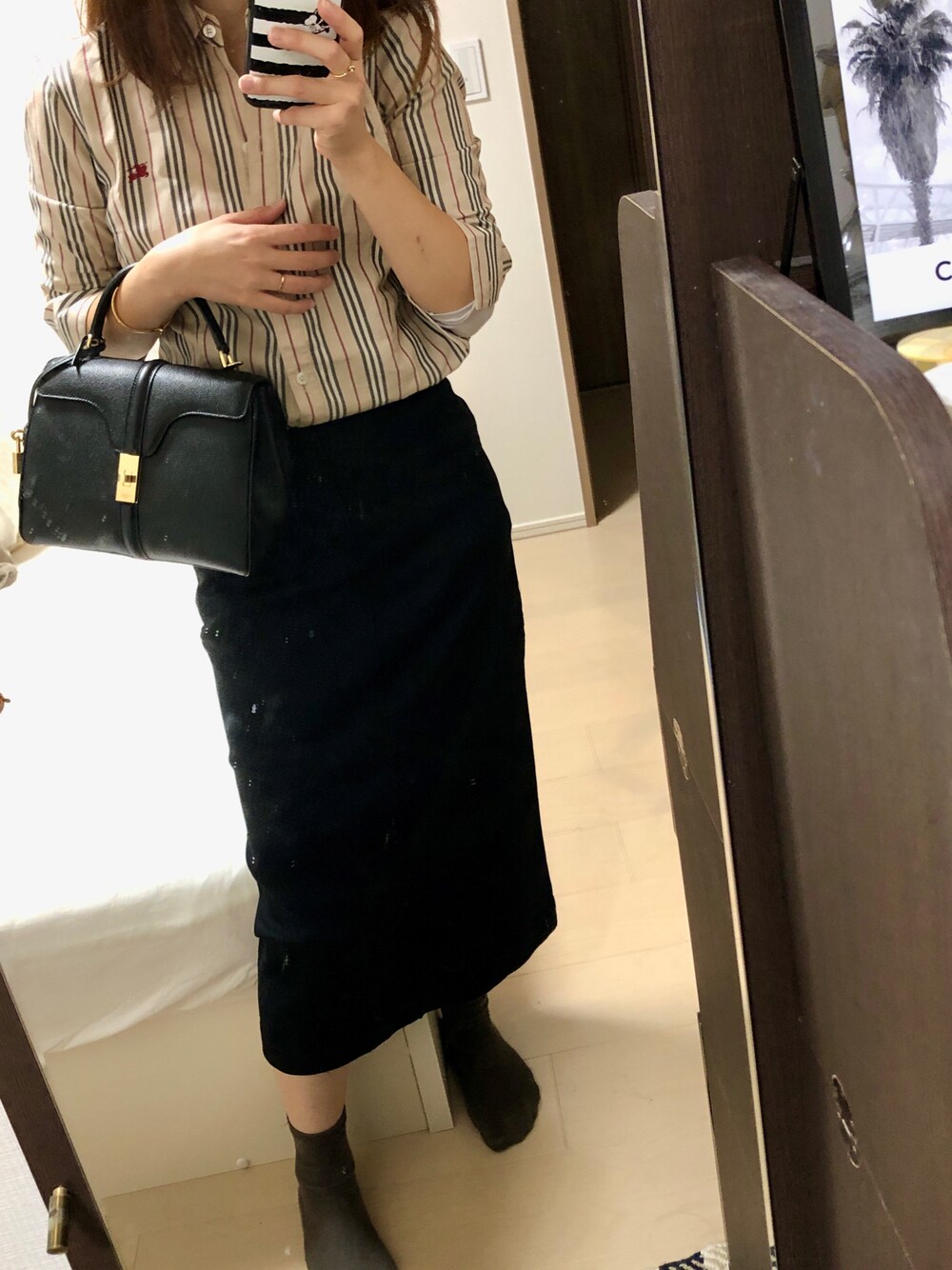 「CELINE、ハイブランドコーデ、お仕事コーデ」｜「NANO universeのWEB限定/超撥水ストレッチマキシスカート（スカート、ブラック系）」を使った、hiromiさん（レディース・162cm）の秋コーディネートの1枚目の写真