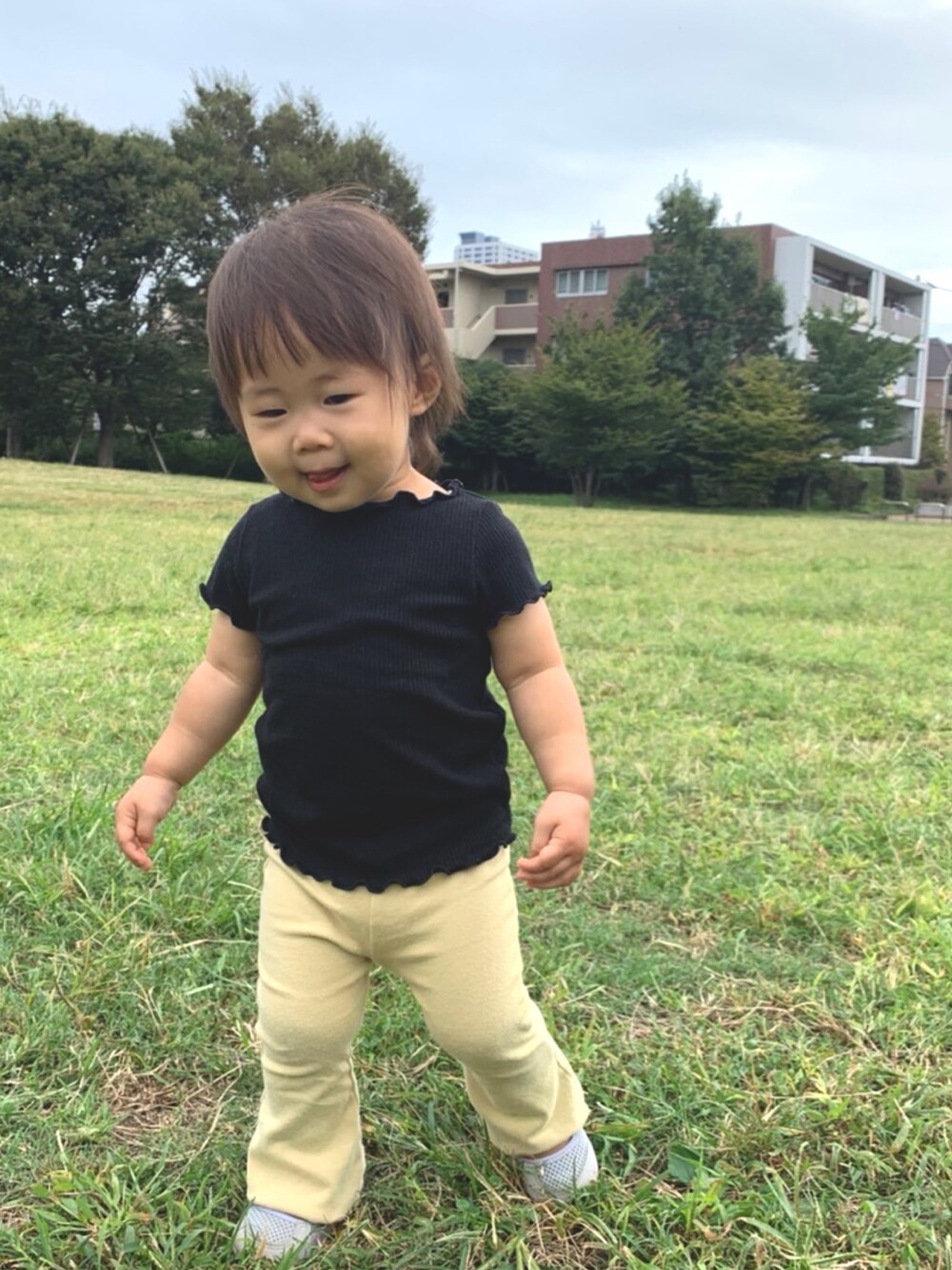 「西松屋のアイテム（Tシャツ/カットソー、ブラック系）」を使った、ko__kaさん（キッズ・110cm）の秋コーディネートの1枚目の写真