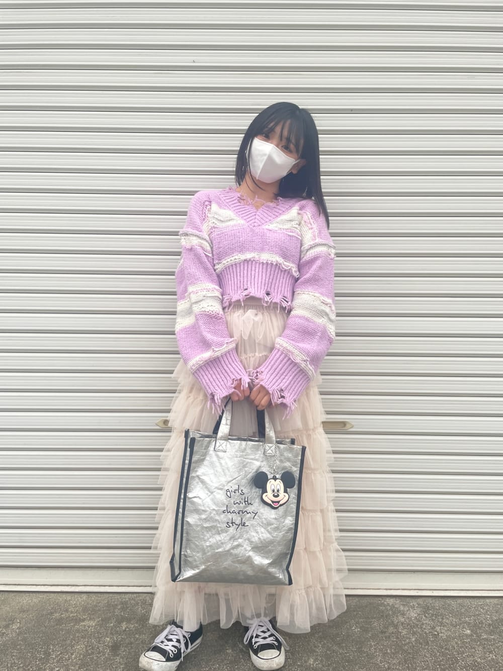 「休日コーデ、お洒落さんとつながりたい、秋冬コーデ、低身長女子、スカート、wcloset、me+em select、いいね、save、フォローお願いします🤑」｜「w closetのロゴハンドバッグ（トートバッグ、シルバー系）」を使った、あやピさん（レディース・153cm）の冬コーディネートの1枚目の写真