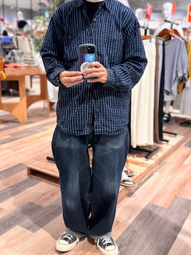 「CIAOPANIC（チャオパニック）の【僕らが纏うモノ】at SAKULA -セルビッジワイドデニム（デニムパンツ、ブルー系）」を使った、牛たたき¥280さん（メンズ・170cm）の秋コーディネート