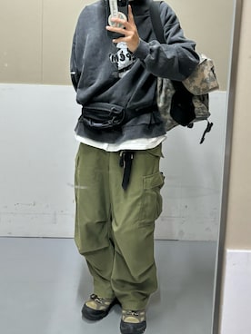 「アイテム（ボディバッグ/ウエストポーチ）」を使った、牛たたき¥280さん（メンズ・170cm）の秋コーディネート