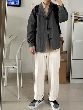 「通勤穿搭」｜「アイテム（チノパンツ）」を使った、赵闲梗さん（メンズ・162cm）の秋コーディネート