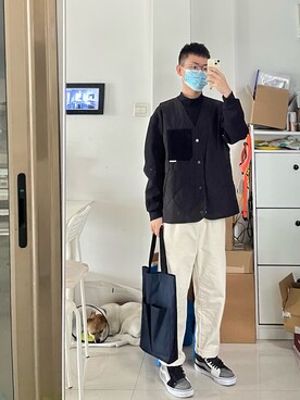 「通勤穿搭」｜「アイテム（チノパンツ）」を使った、赵闲梗さん（メンズ・162cm）の秋コーディネート