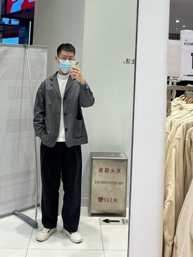 「通勤穿搭」｜「アイテム（スラックス）」を使った、赵闲梗さん（メンズ・162cm）の秋コーディネート