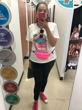 「アイテム（レギンス/スパッツ）」を使った、Faby Arroyoさん（レディース・170cm）の秋コーディネート