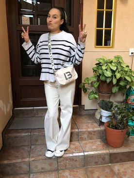 「PULL&BEAR（プルアンドベア）のアイテム（トップス）」を使った、Faby Arroyoさん（レディース・170cm）の春コーディネート