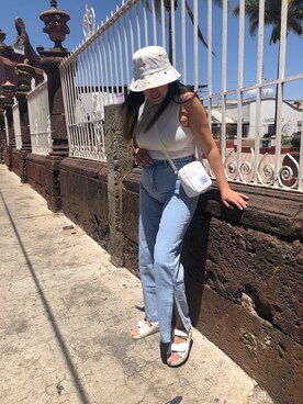 「SHEINAR（シェイナー）のアイテム（帽子）」を使った、Faby Arroyoさん（レディース・170cm）の春コーディネート