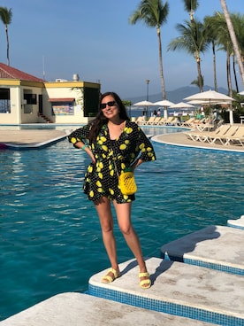 「アイテム（パンツドレス）」を使った、Faby Arroyoさん（レディース・170cm）の冬コーディネート