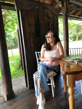 「アイテム（サングラス、ホワイト系）」を使った、Faby Arroyoさん（レディース・170cm）の夏コーディネート